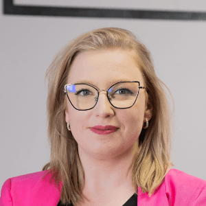 maja_bak
